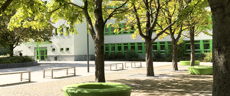 Schulsozialarbeit an der Gretel-Bergmann-Gemeinschaftsschule in Marzahn-Mitte, auf dem Schulhof